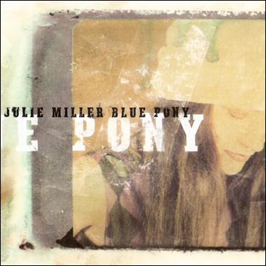 A close-up of a person

Description automatically generated