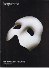 A white mask on a black background

Description automatically generated